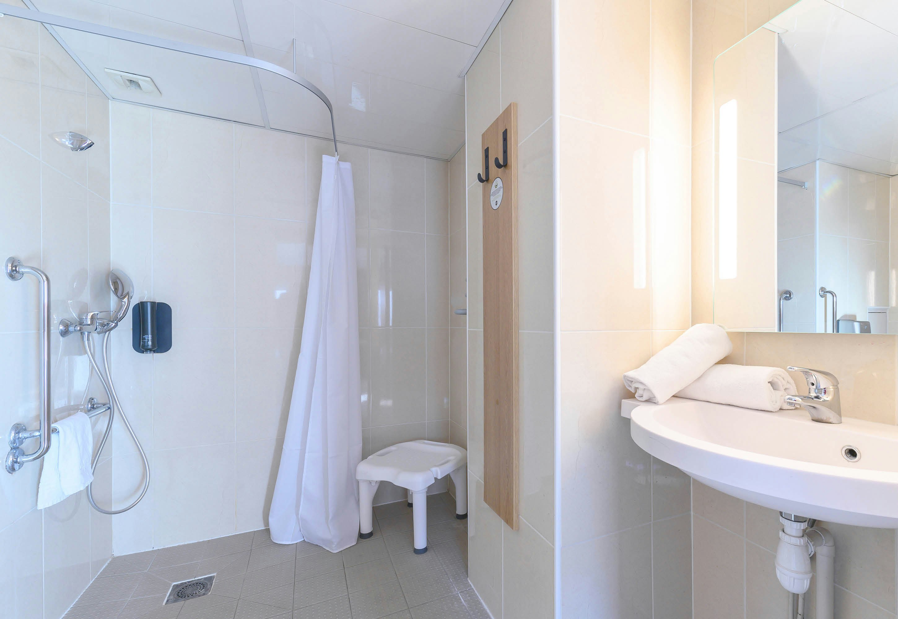B&B HOTEL Nimes Centre Arenes 22/26