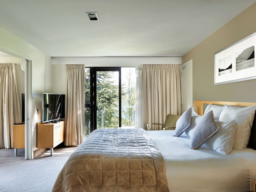 NOVOTEL QUEENSTOWN LAKESIDE 8/50