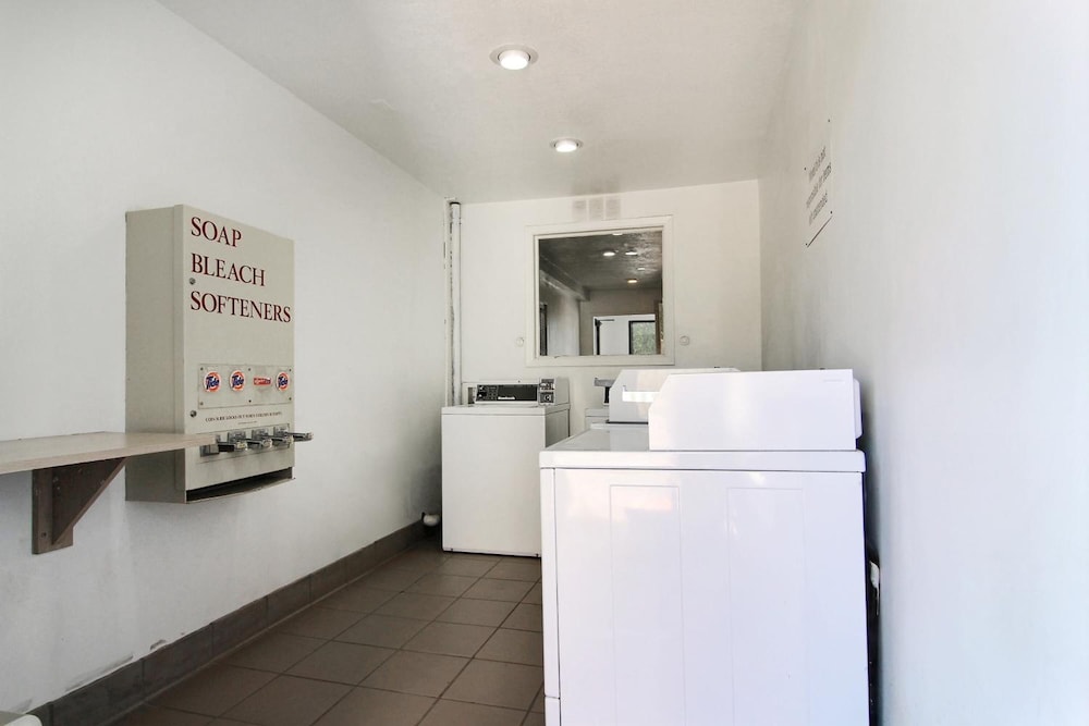 Motel6 Carlsbad, NM 24/47