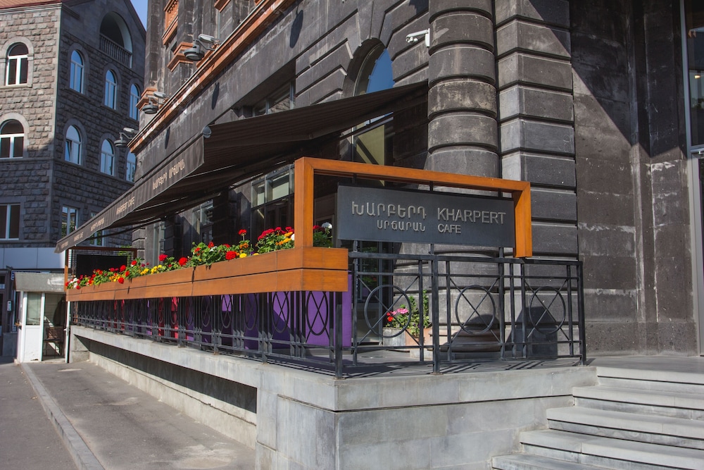 Tufenkian Historic Yerevan Hotel 54/61