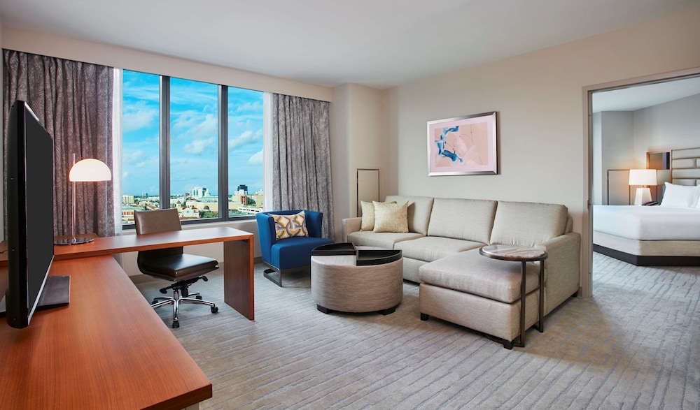 Hilton West Palm Beach 37/79