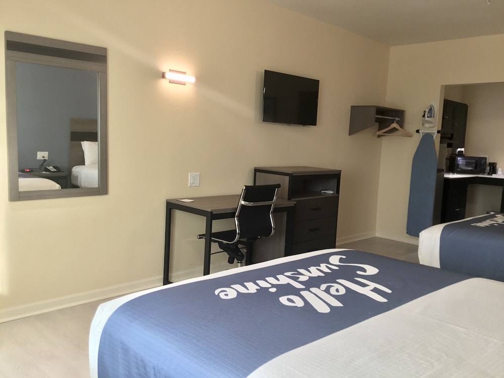Days Inn By Wyndham Freeport 17/34