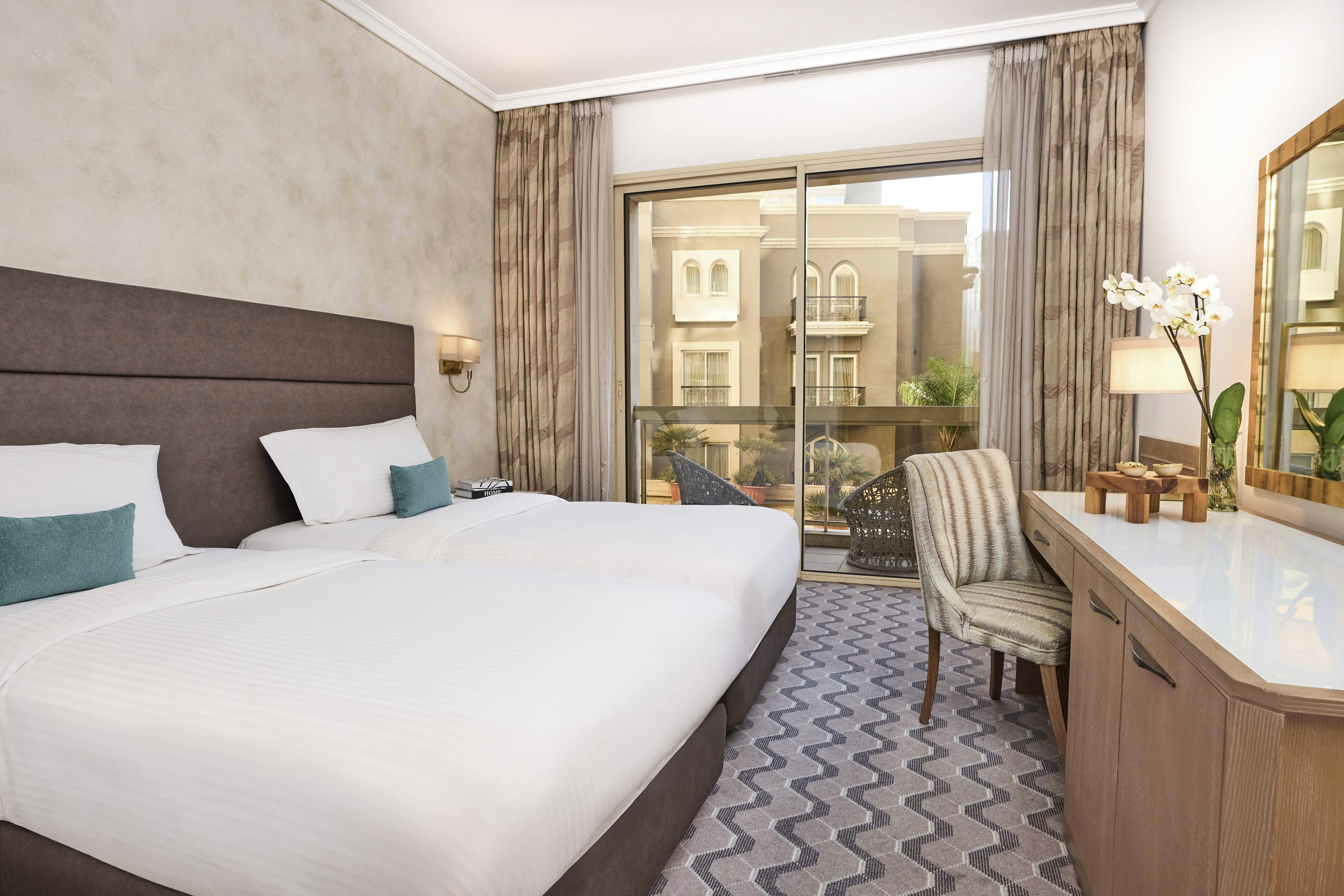 Guest Room, Twin Beds