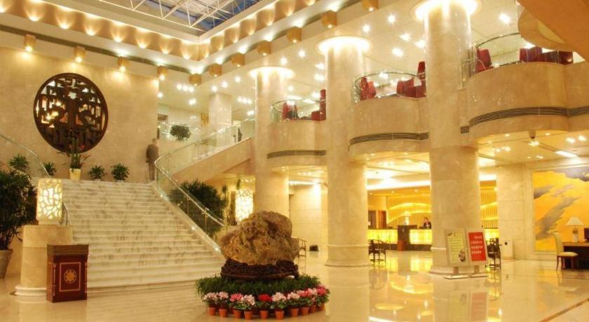 Zhangjiagang Guomao Hotel 8/42