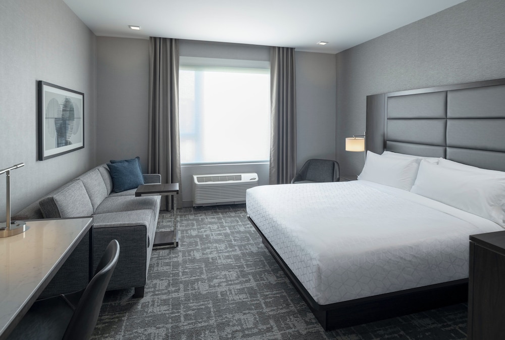 Studio, Suite, King Bed, Partial Water View, Ocean View, Kitchen