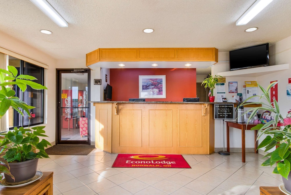 Econo Lodge Norwalk 3/28