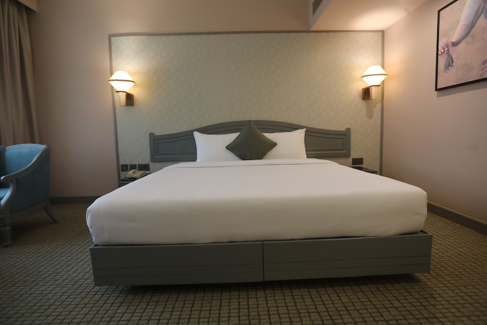 Executive, King Bed