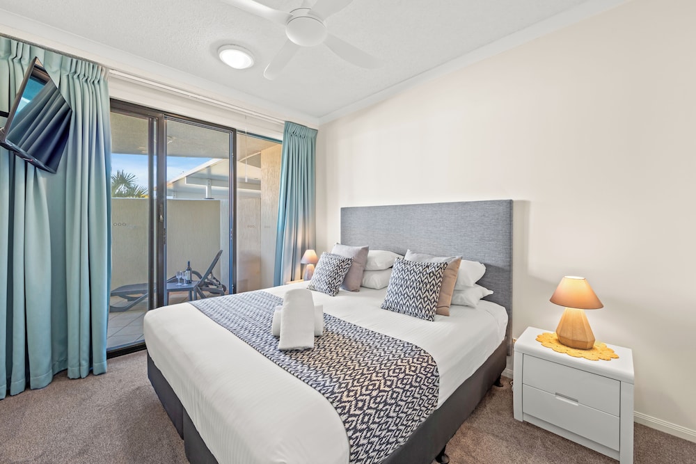 2 Bedrooms, Apartment, Queen and Twin Beds, Pool Access