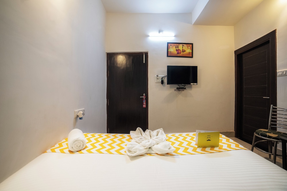 Hotel Yash Residency 30/35