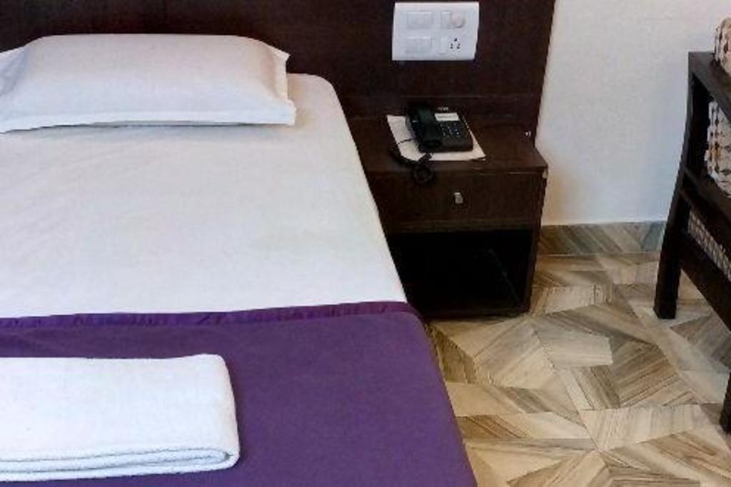Hotel Aditya Palace 41/47