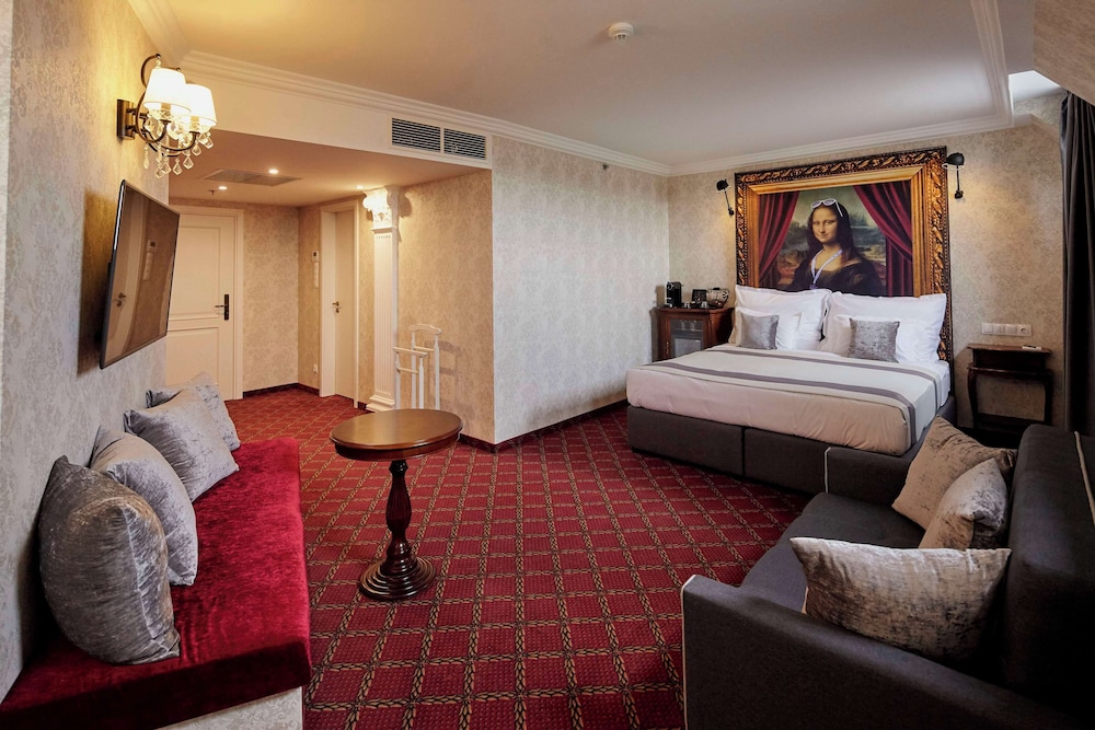 DELUXE, FAMILY, KING BED, SOFA