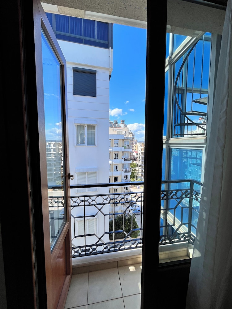 Hotel Royal Hill 27/50
