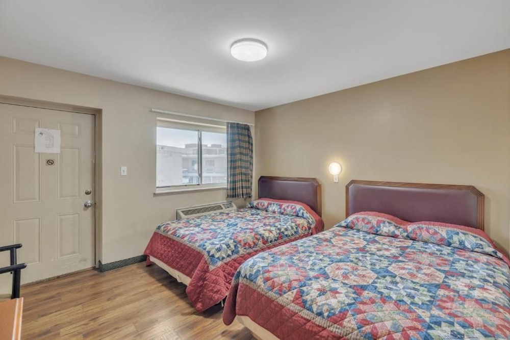 Viking Motel Detroit 2/17