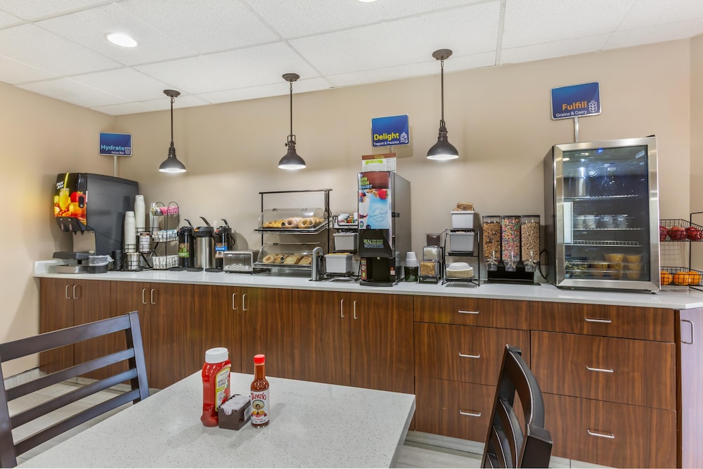 restaurant cafeteria