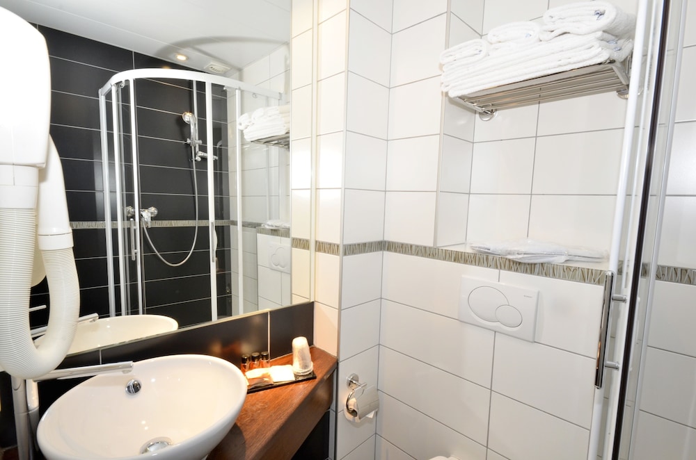Hotel Source 6/61