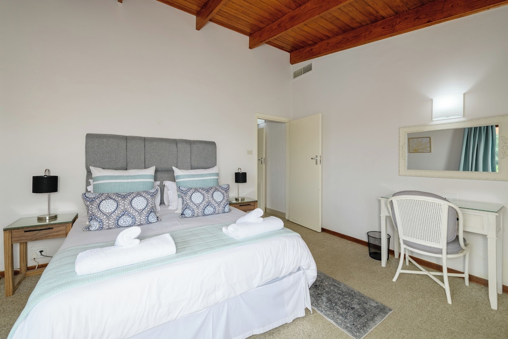 San Lameer Villa Rentals Bachelor Studio 2515 35/50