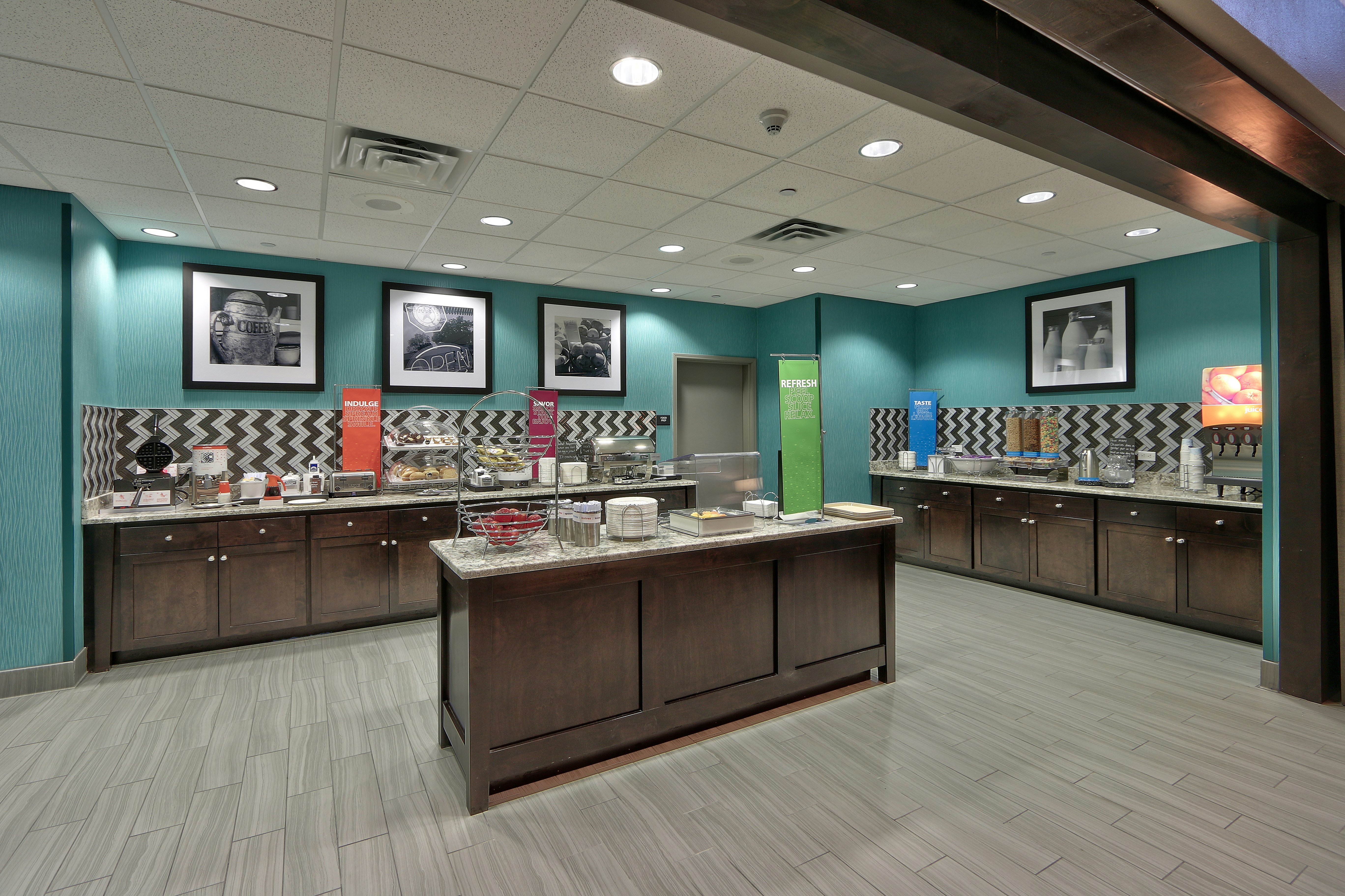 Hampton Inn Suites Albuquerque Airport 8/54