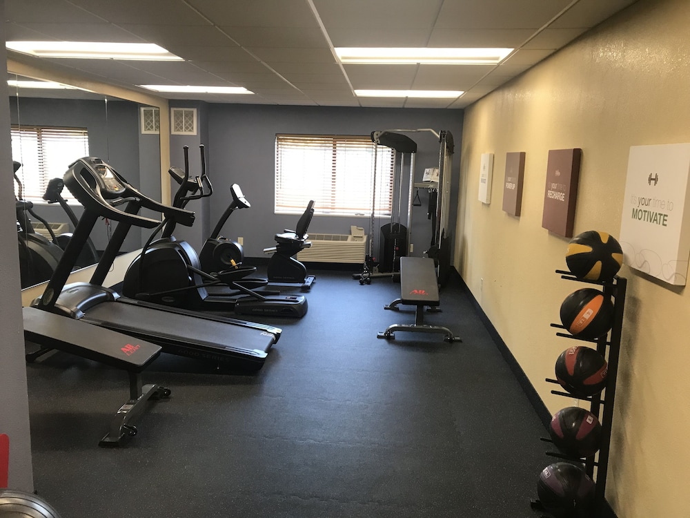 Quality Inn & Suites Benton Harbor - St. Joseph 16/24