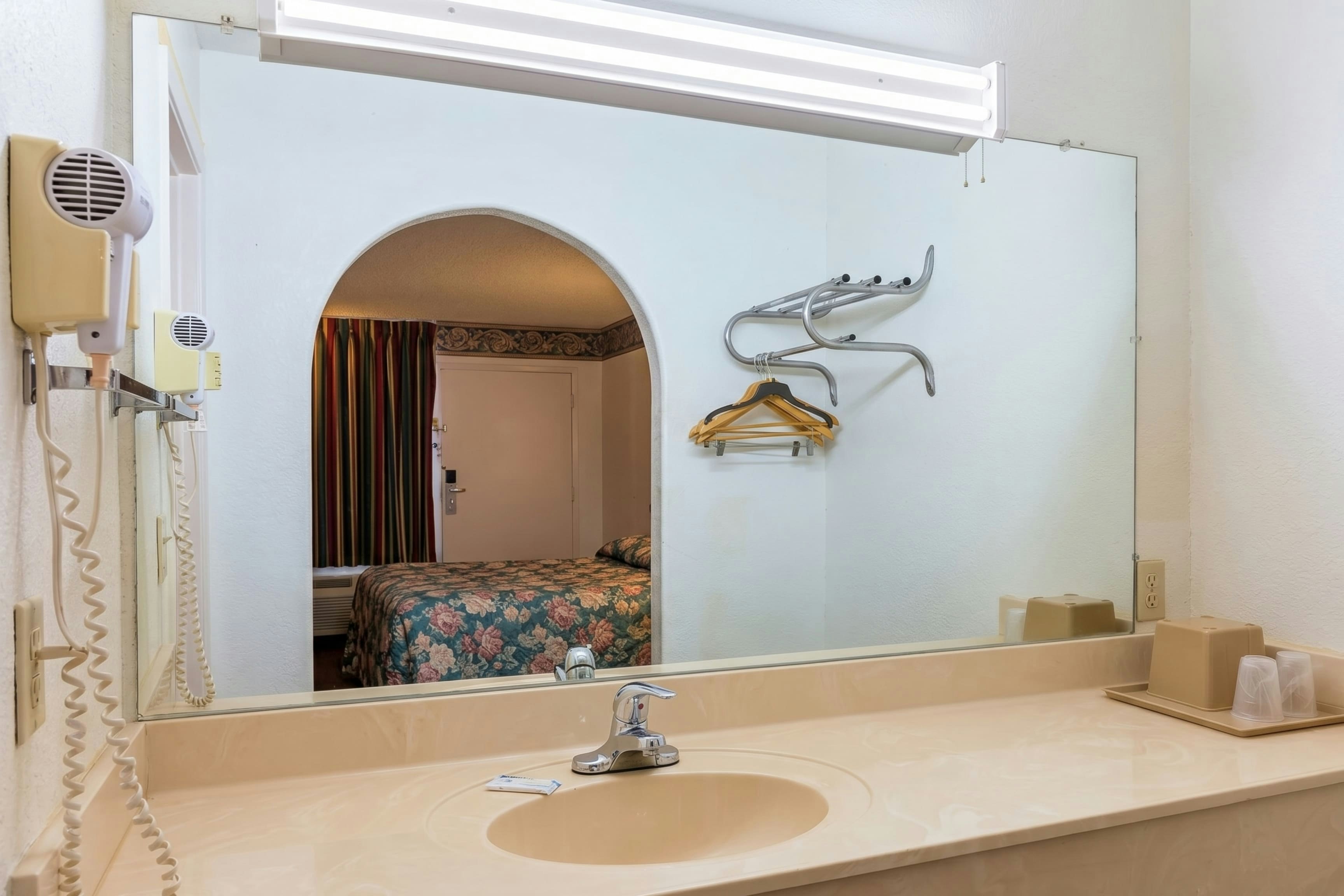 Executive Inn & Suites Lufkin US 59 20/20