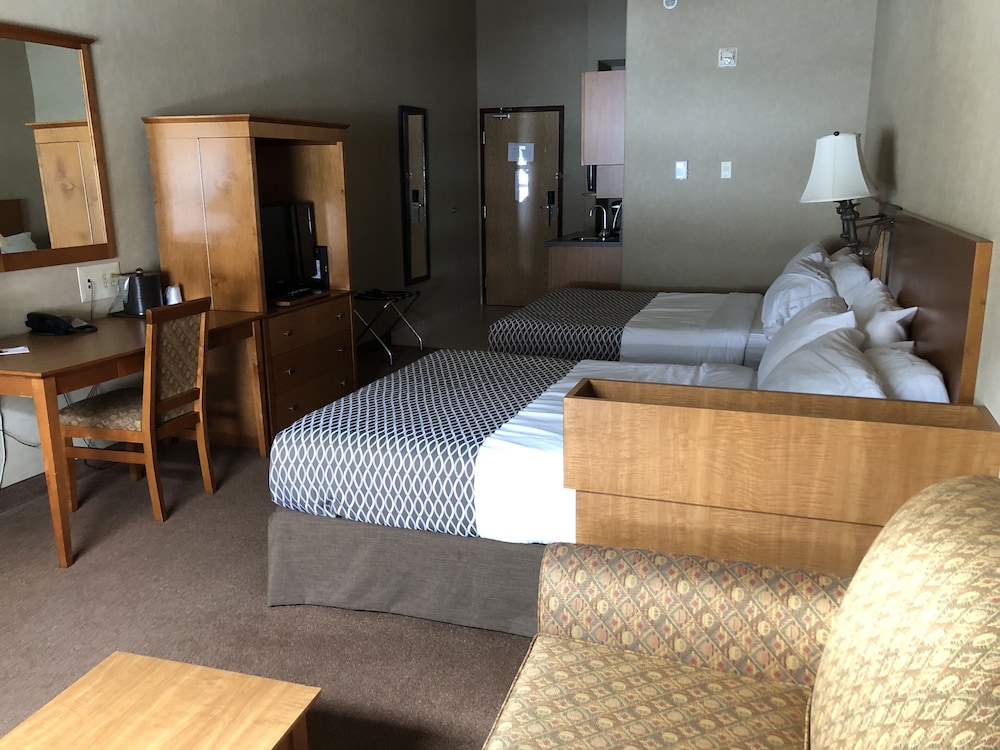 Ramada by Wyndham Ponoka 18/39