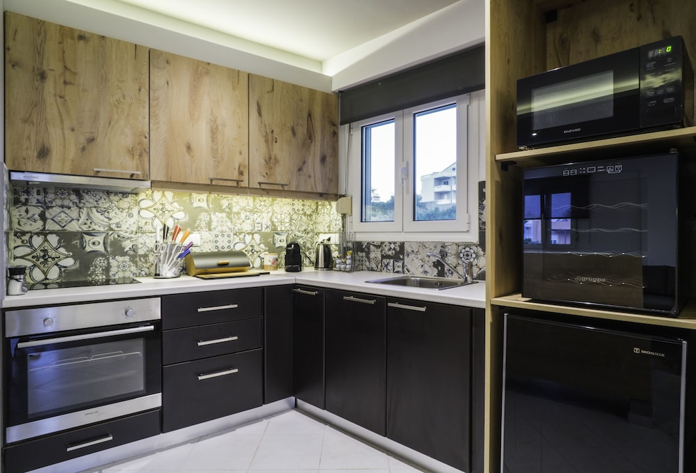 Talos Luxury Suites 50/50