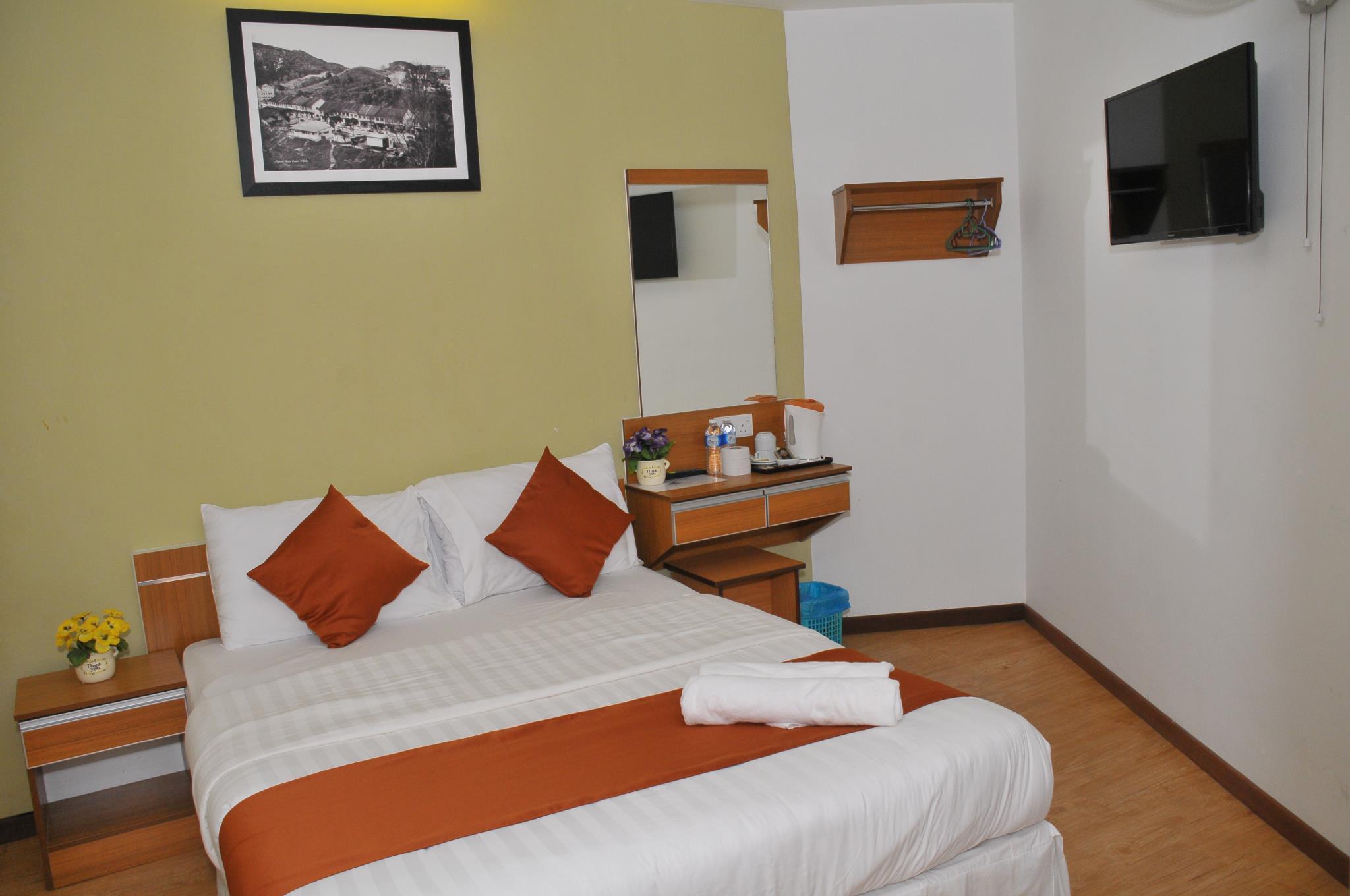 Standard, Queen Bed, with Fan