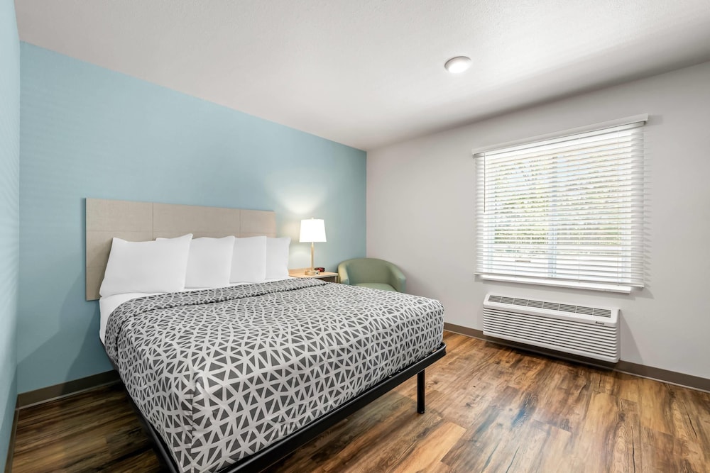 WoodSpring Suites Charlotte - Arrowood 18/60