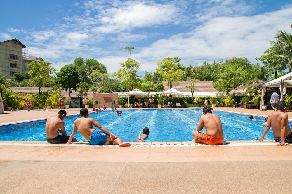 Cambodian Country Club 60/66