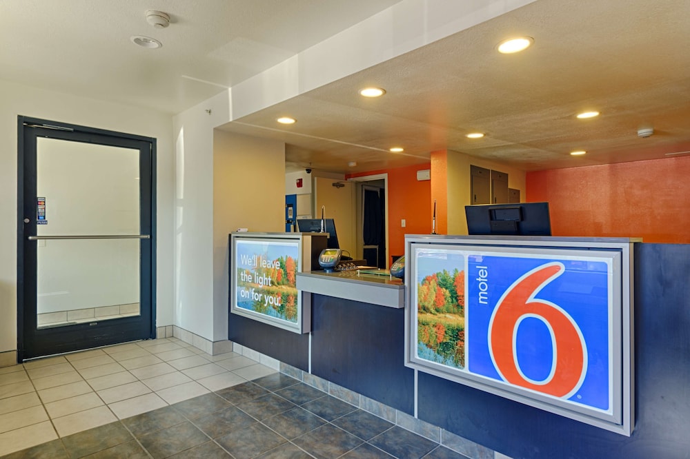Lobby at Motel6 Laurel, DC - Washington Northeast, LAUREL - MD