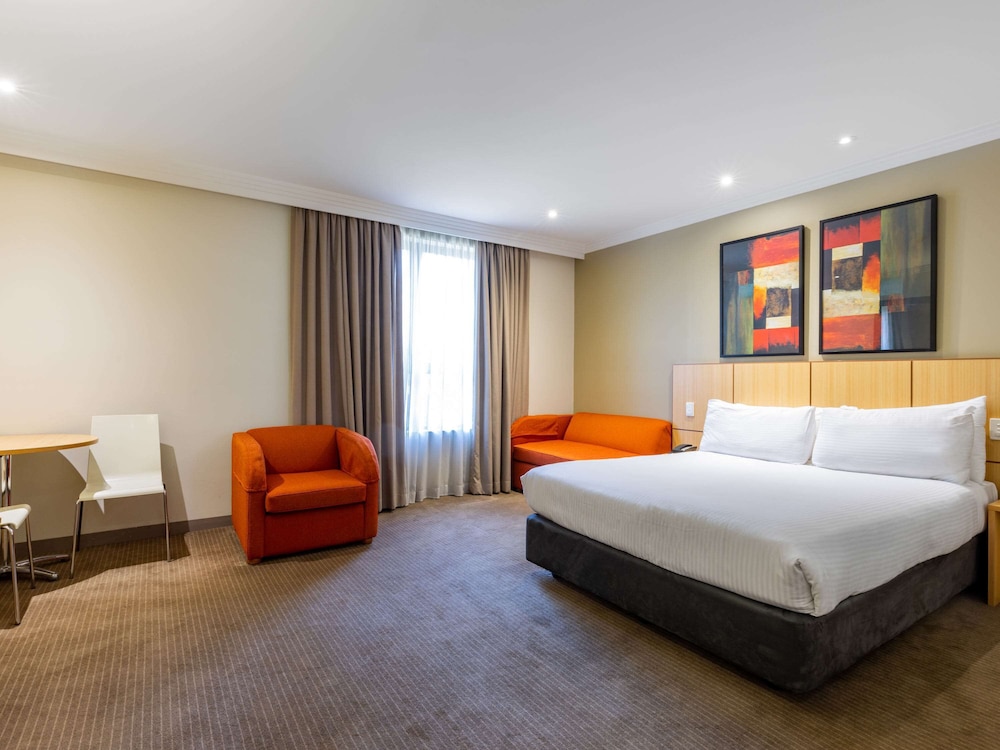 Mercure Brisbane Garden City 24/67