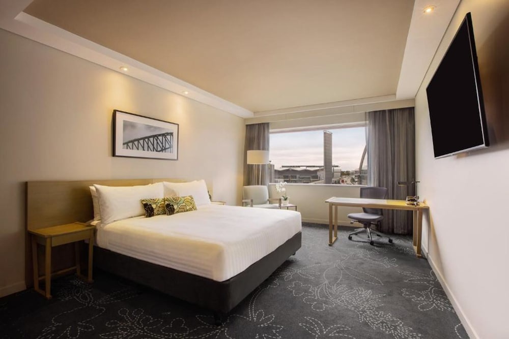PARKROYAL DARLING HARBOUR 25/73