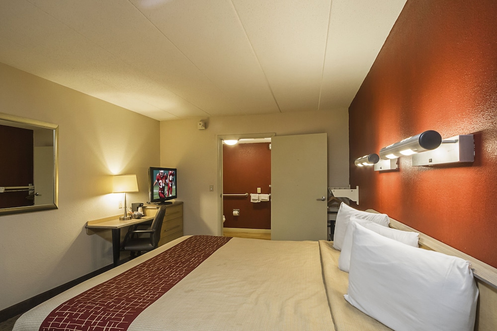 Red Roof Inn Indianapolis North 12/34