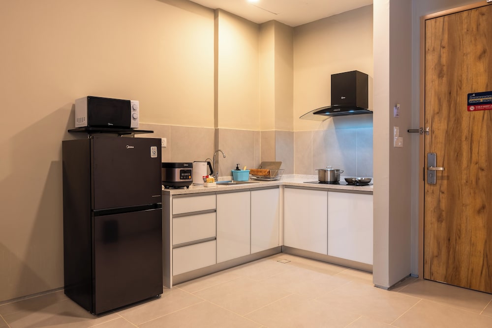 Zenith Suites Cameron 61/68