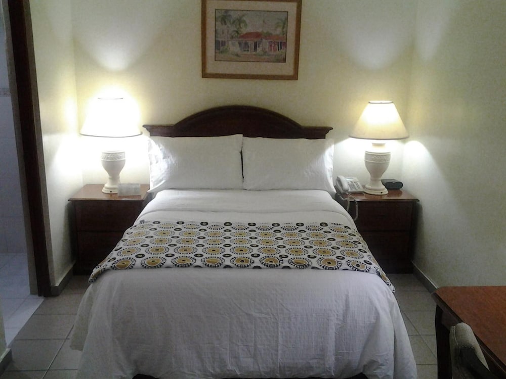Micro Hotel Condo Suites 9/25