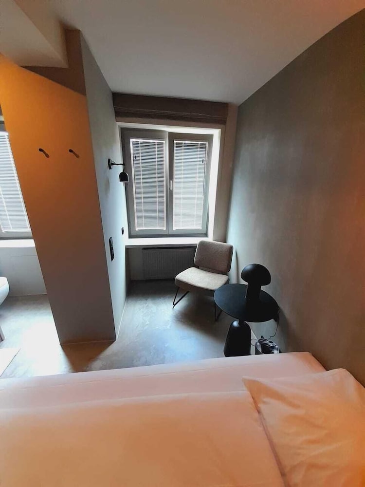 Hotel Mons Am Goetheplatz 4/27