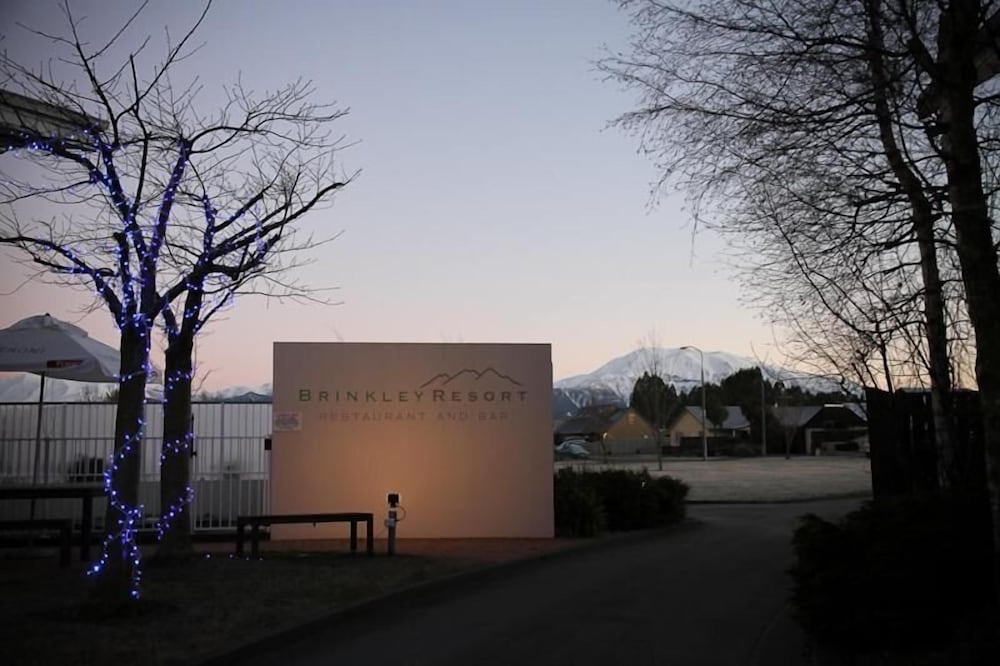 BRINKLEY RESORT 47/50