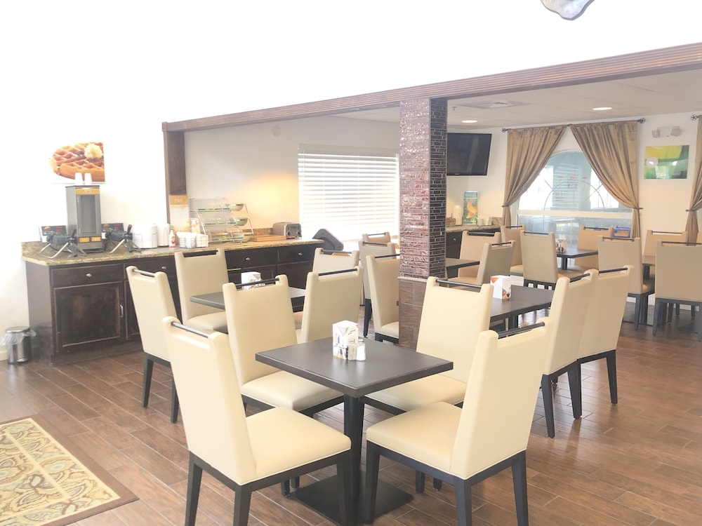 Quality Inn & Suites Kerville, TX 34/41