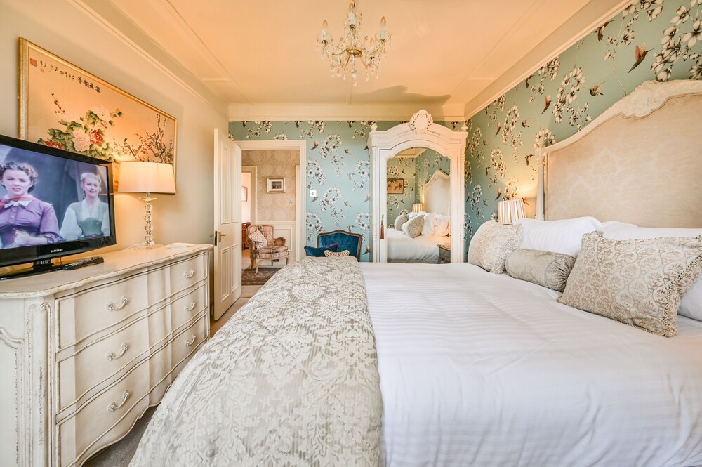 Muntham Holiday Apartments 16/50