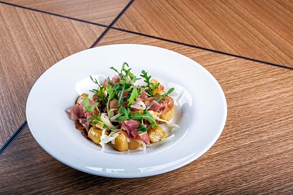 RESTAURANT AND DESIGN HOTEL NOEM ARCH 28/54