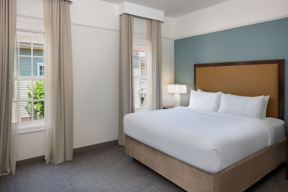 Residence Inn by Marriott Savannah Downtown/Historic District 10/50