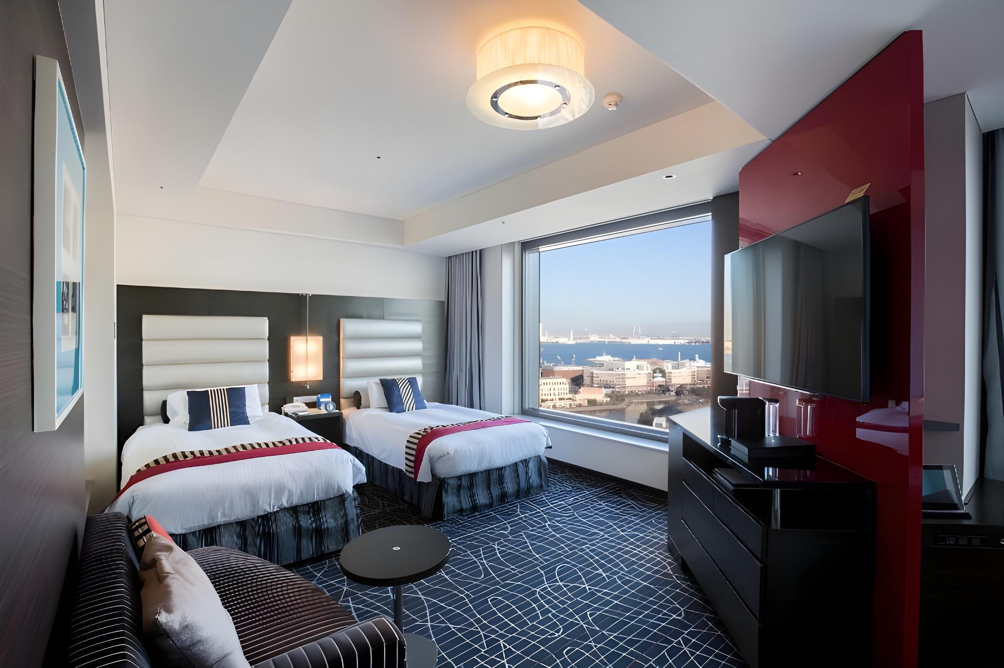 Deluxe, Twin Beds, Bay View, Corner