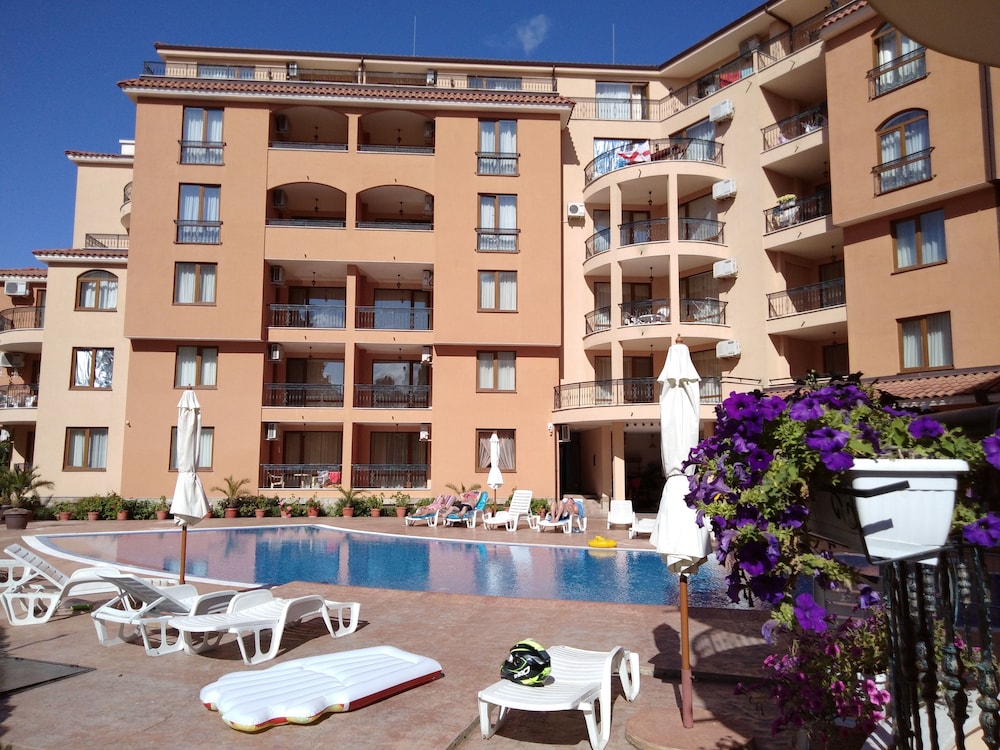 Efir Aparthotel 11/50
