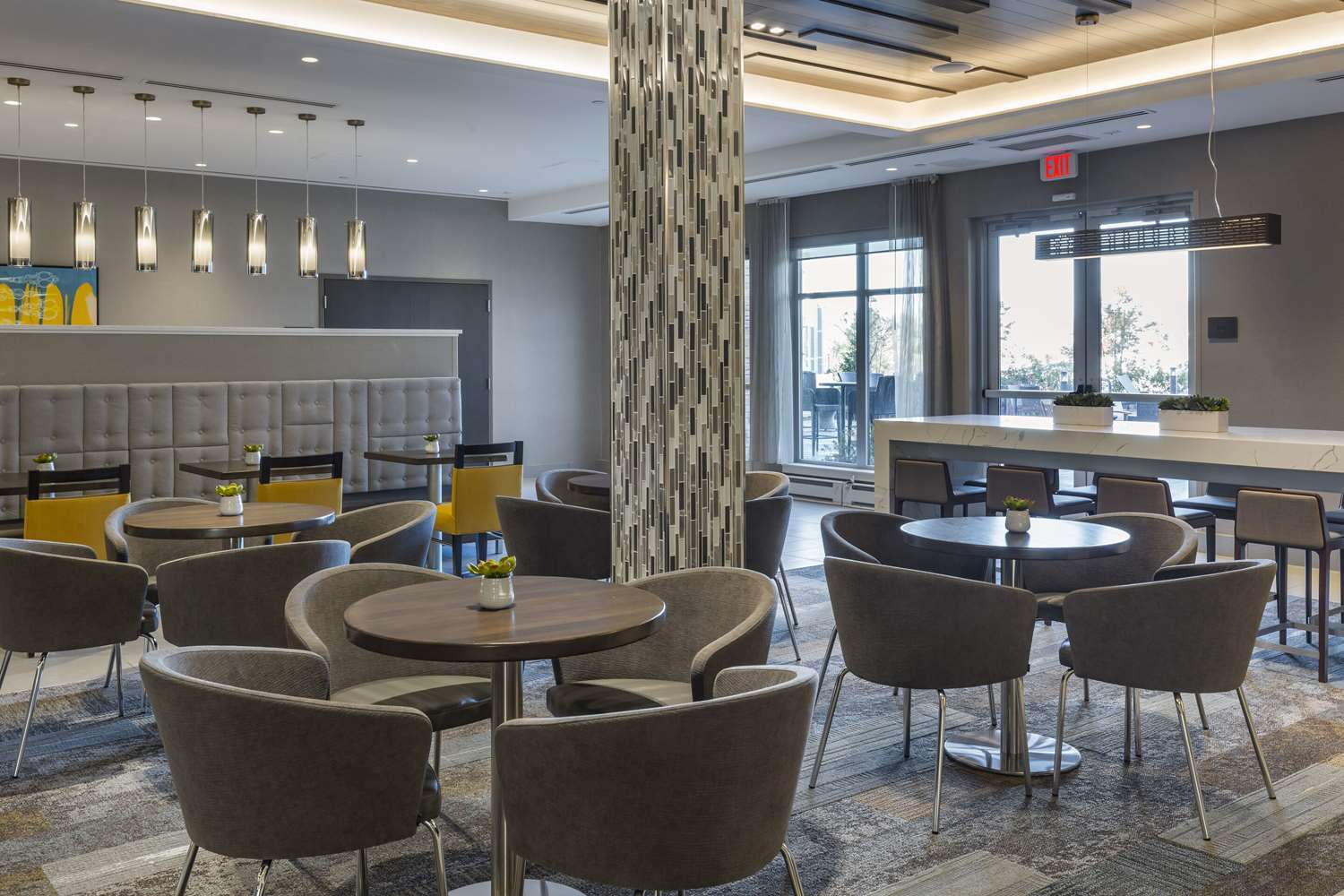 Cambria Hotel Manchester South Windsor 34/38