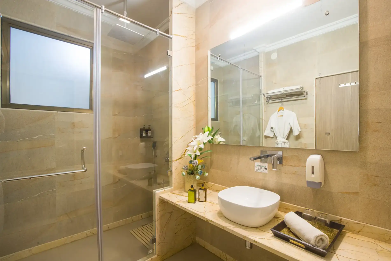ELIVAAS Shourya Celesta 3 BHK with Pvt Pool 28/29