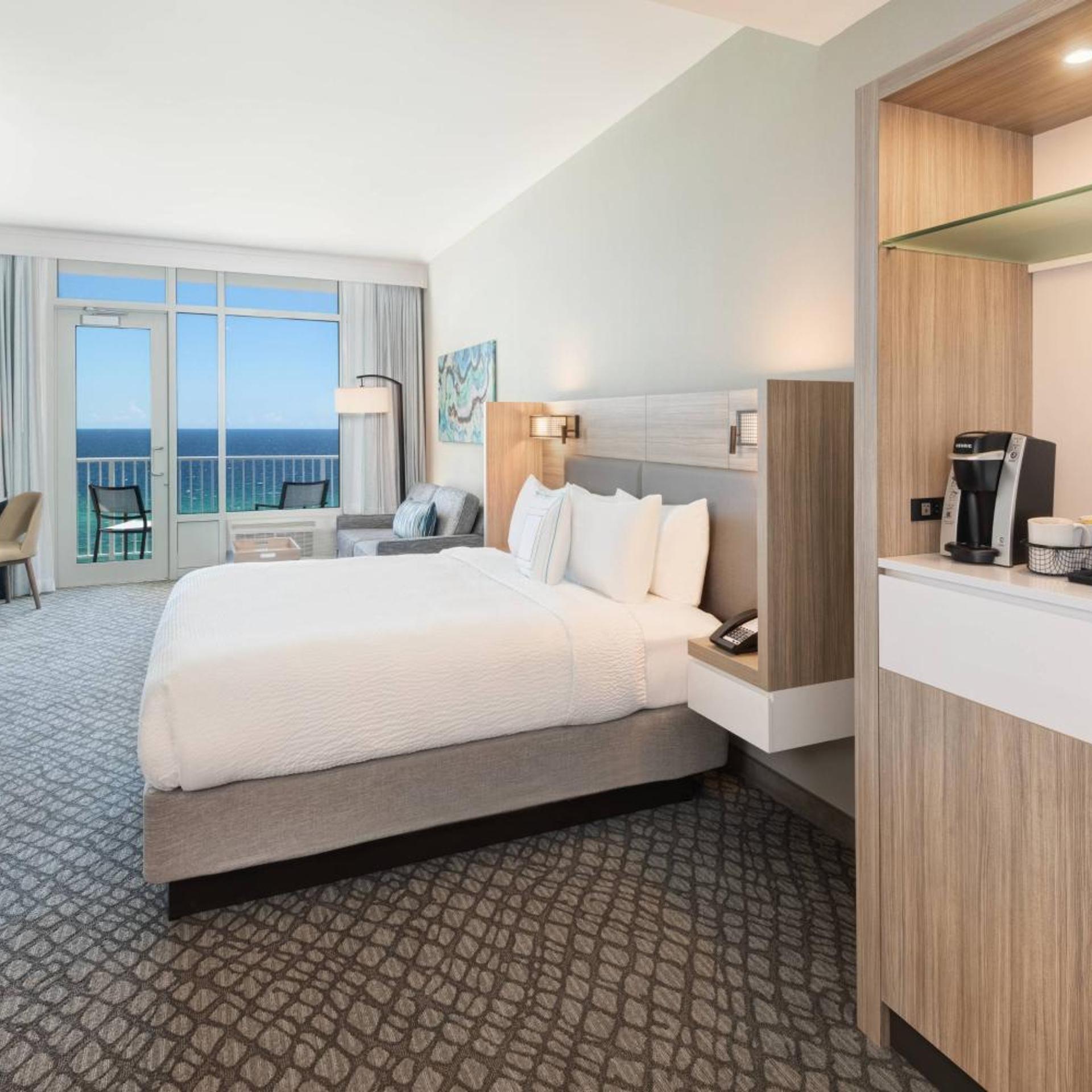 Suite, King Bed, Gulf View, Sofa, Balcony