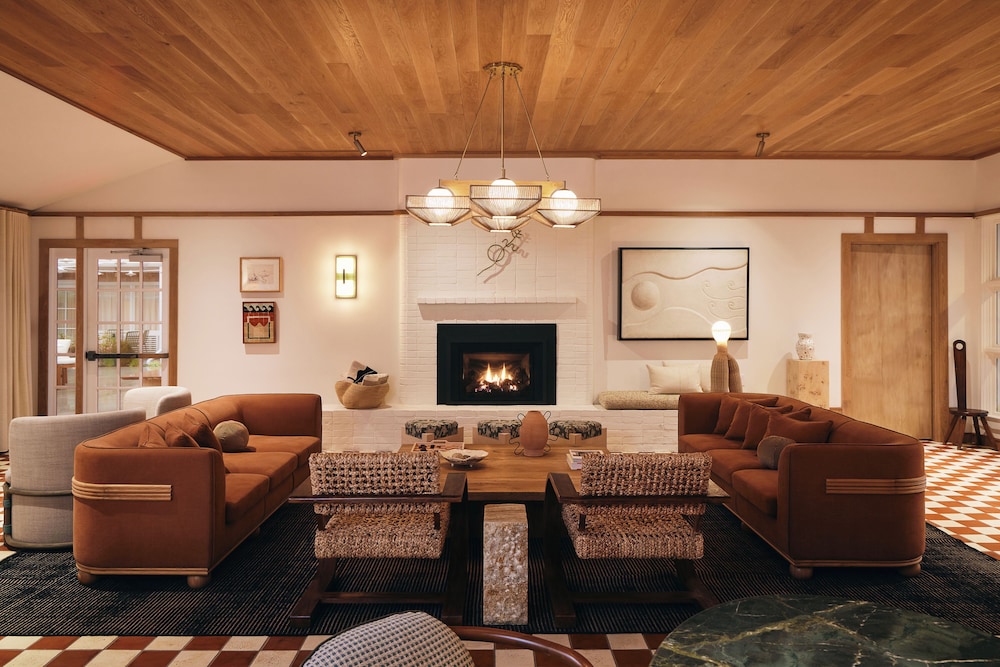 The Beachside At Nantucket 40/60