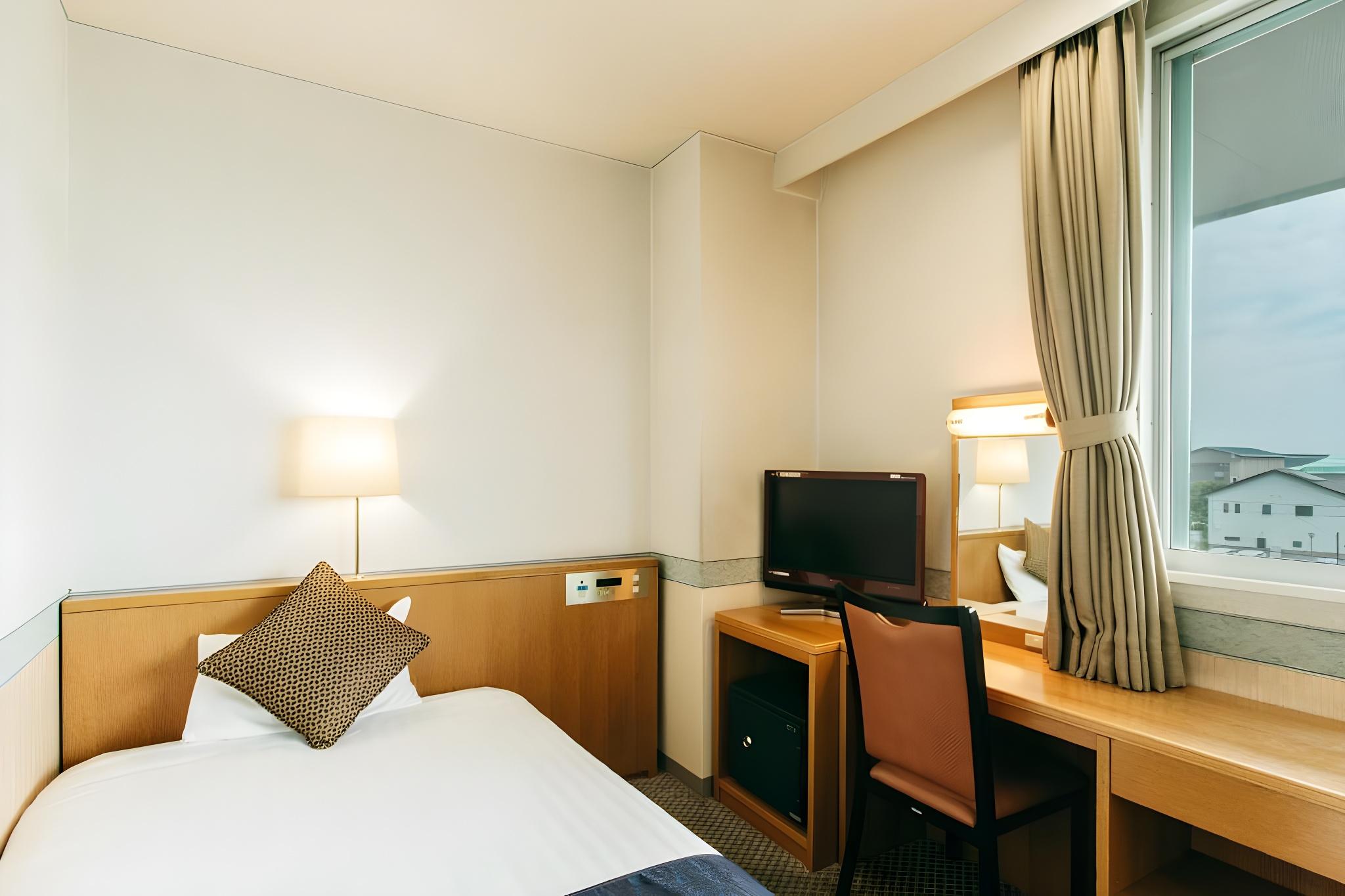 Semi Room, Semi Double Bed