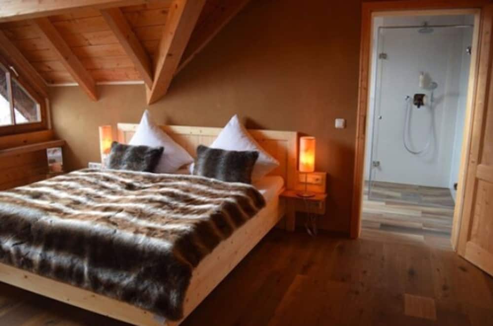 SUPERIOR, DOUBLE BED