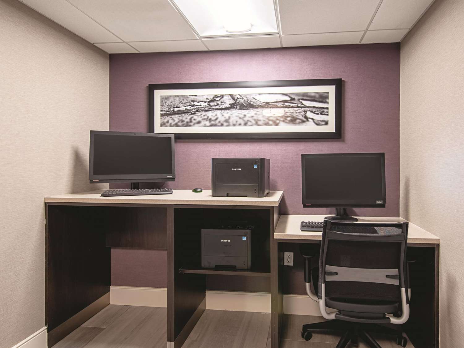 La Quinta Inn and Suites by Wyndham Portland 37/50