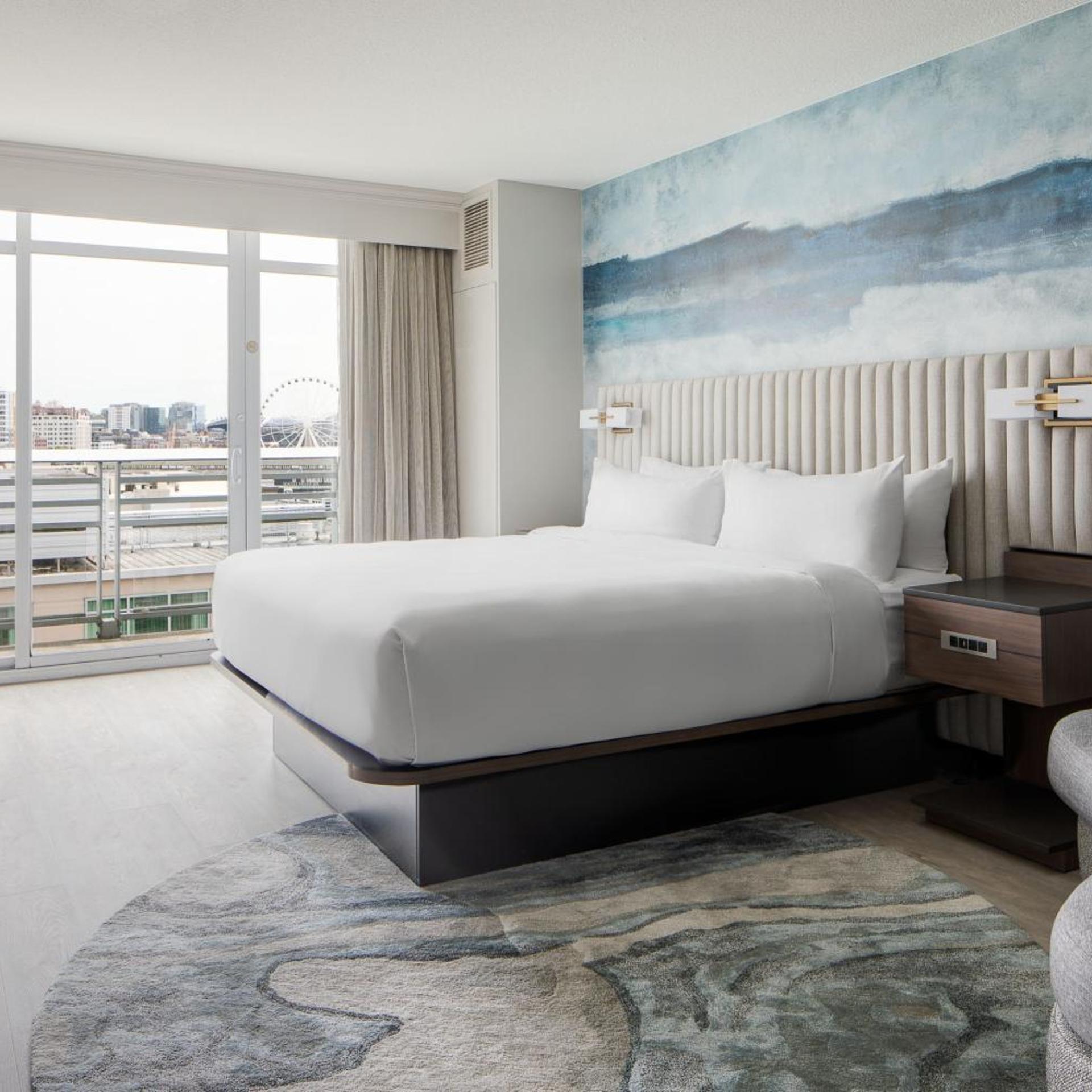 Room, King Bed, Partial Water View